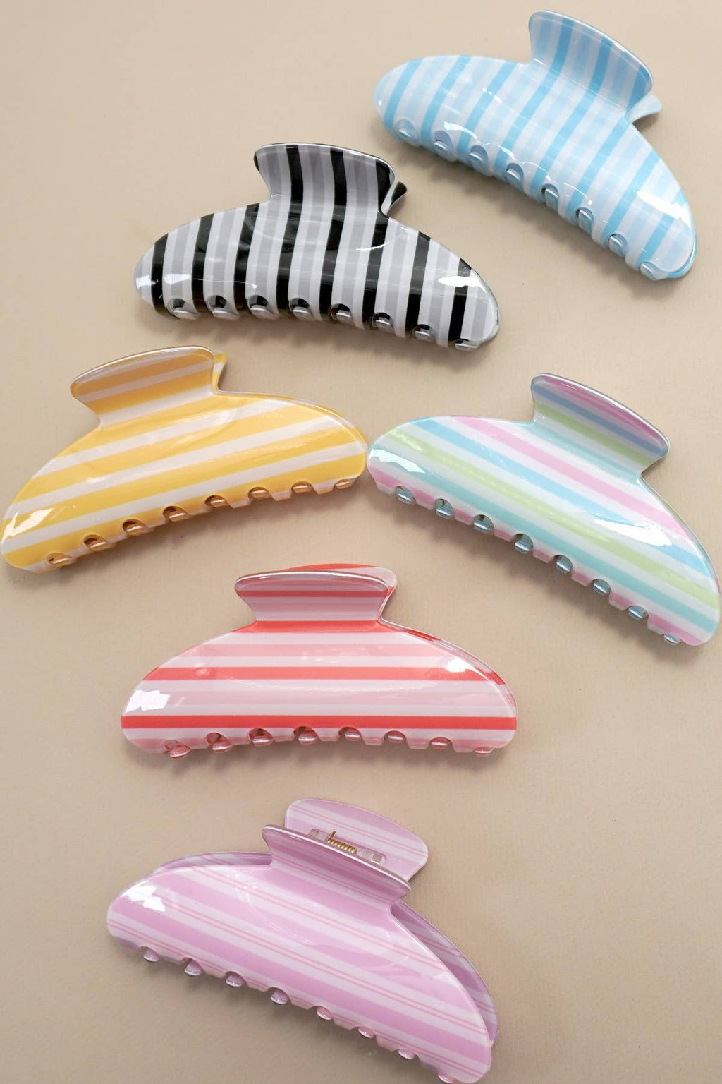 JUMBO STRIPE PLAID OVAL HAIR CLAW CLIPS | 40H1069